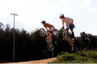 bmx ryan and travis.jpg (21107 bytes)